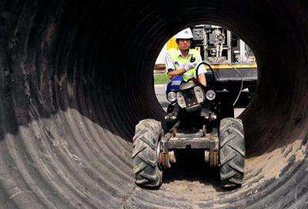 智能管道检测机器人
